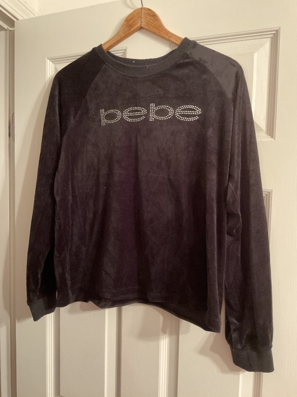 Bebe jogger set missing drawstring in joggers size xl, m/l fits best